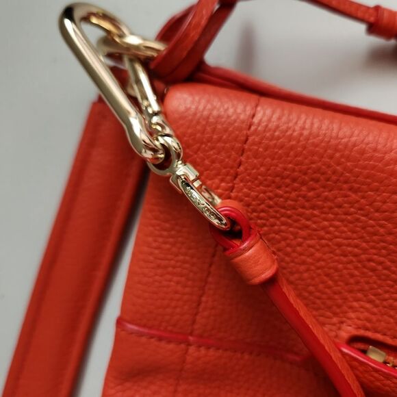 Coach Scout Hobo In Pebbled Leather - Picture 6 of 16